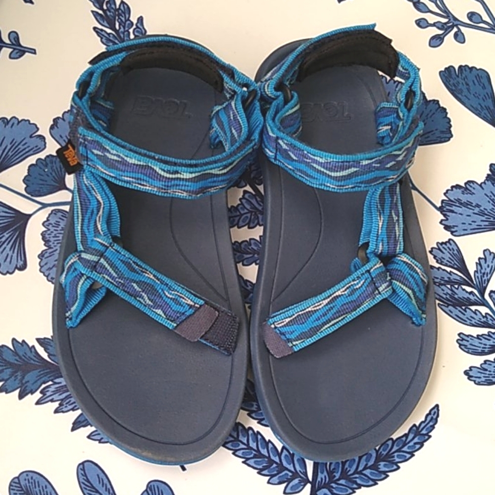 Teva Size 1 Kids Sandels